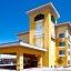 La Quinta Inn & Suites by Wyndham Denver Gateway Park