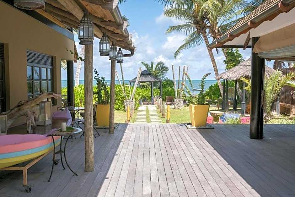 Villas des Alizes Beachfront Suites