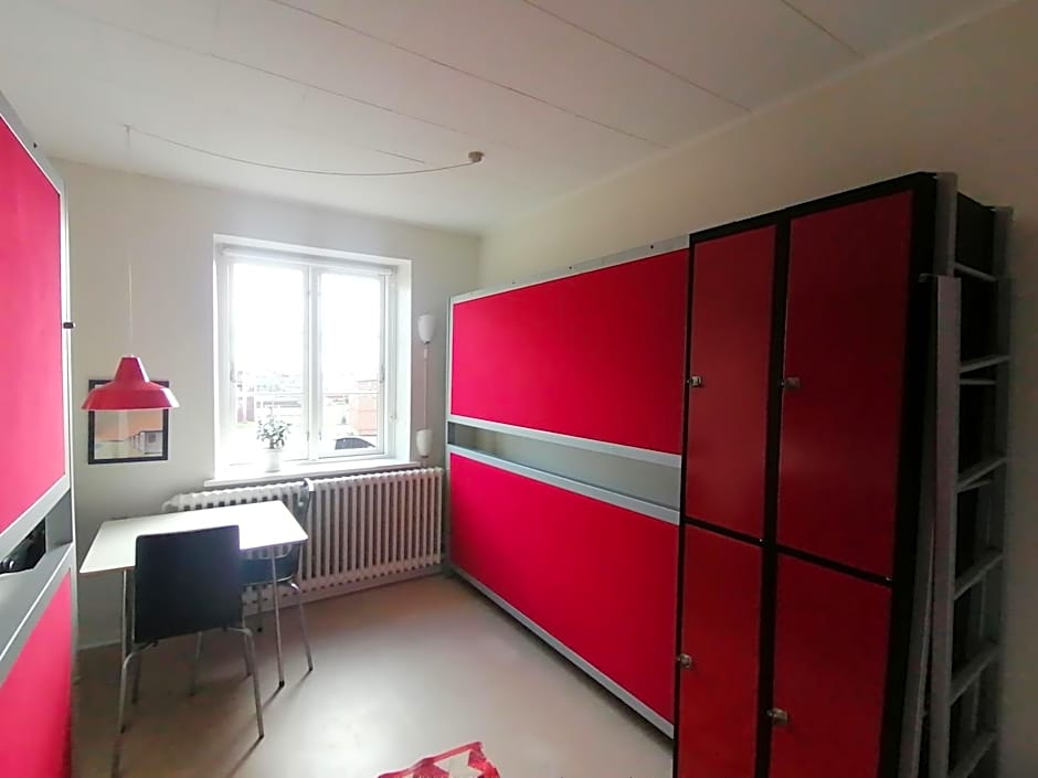 Femmasteren Hotel & Hostel