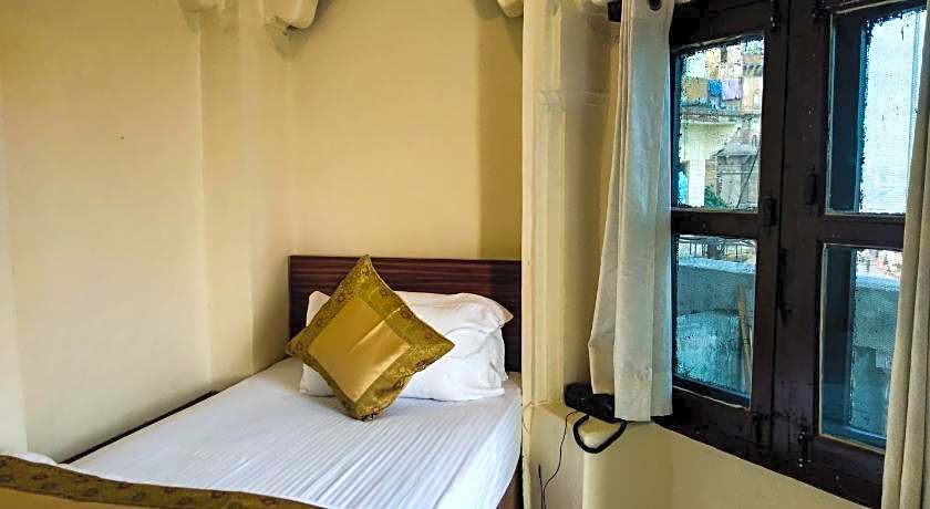 Dwivedi Hotels - Palace On Steps