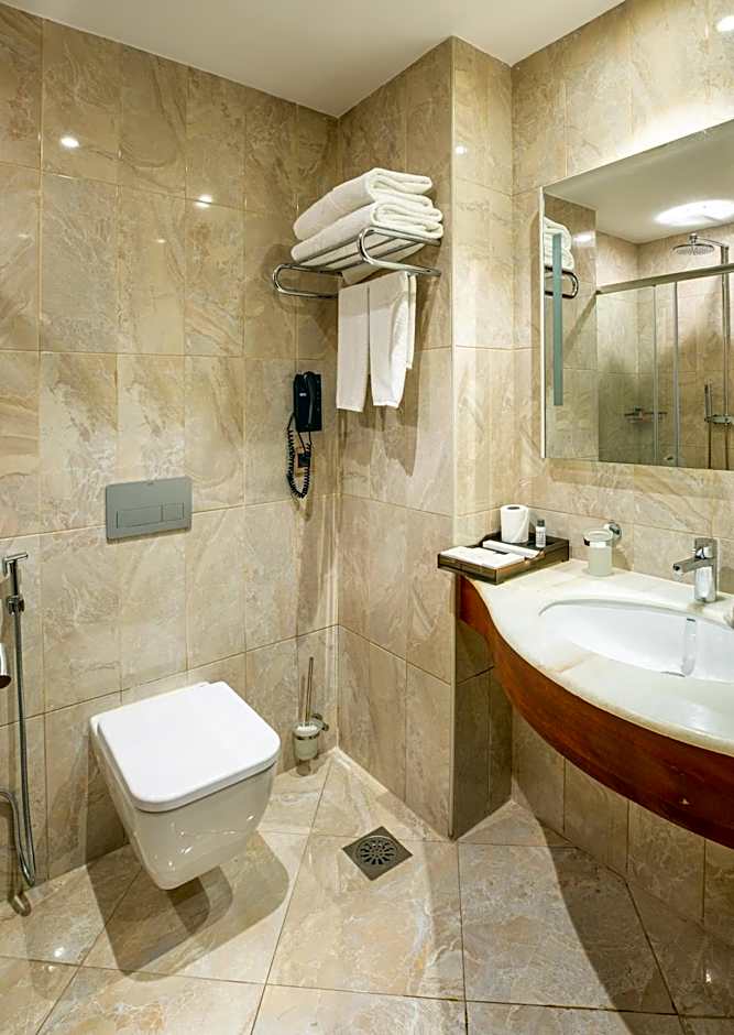Golden Tulip Canaan Kampala