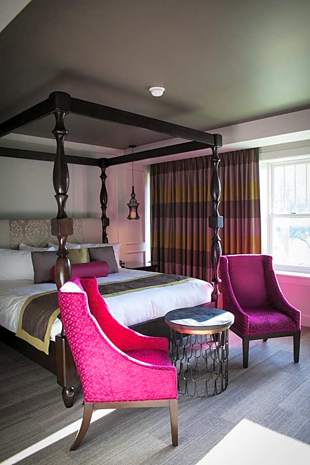 Photo 1 of 7 of Deluxe 1 King Bed, Park View