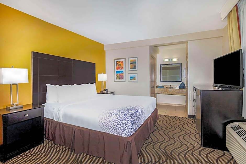 La Quinta Inn & Suites by Wyndham San Diego-Carlsbad
