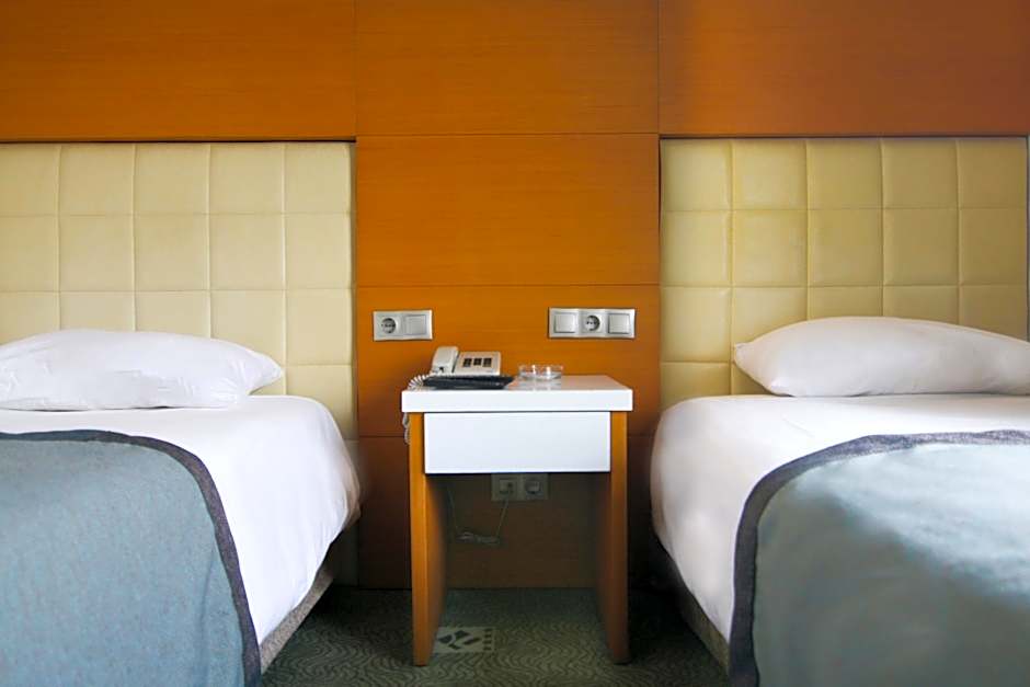 Nüzhet Otel