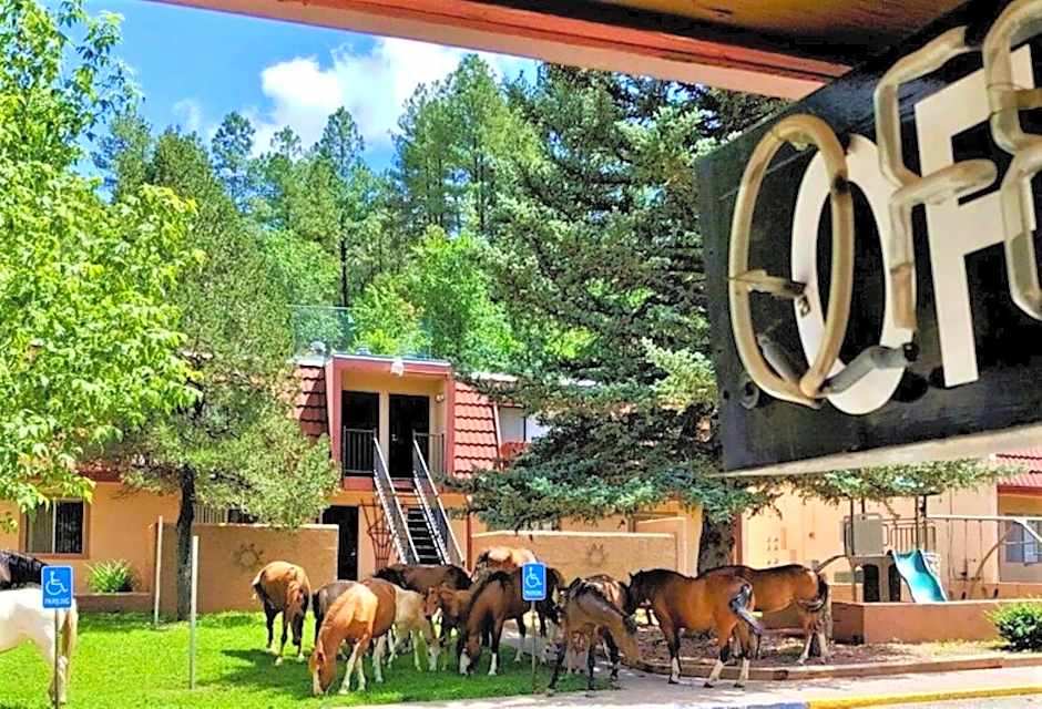 Pinecliff Village Resort