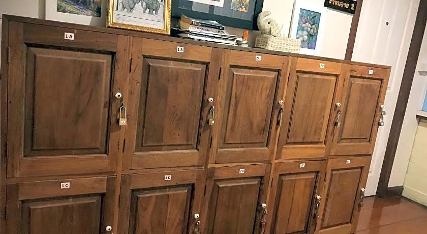 Nang Ta Yon @ Ban Thap Chang Hostel