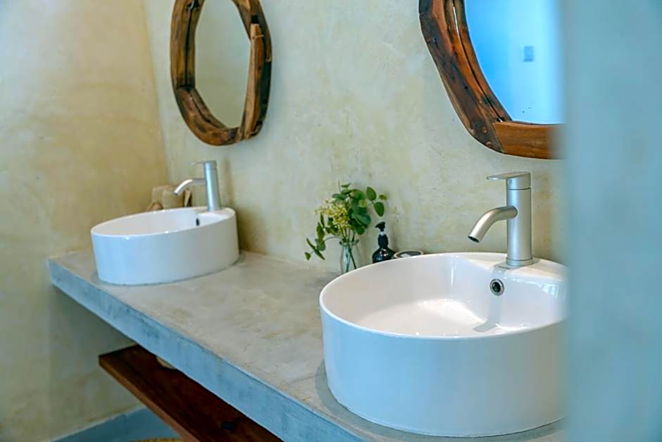 Mnana Beach Bungalows