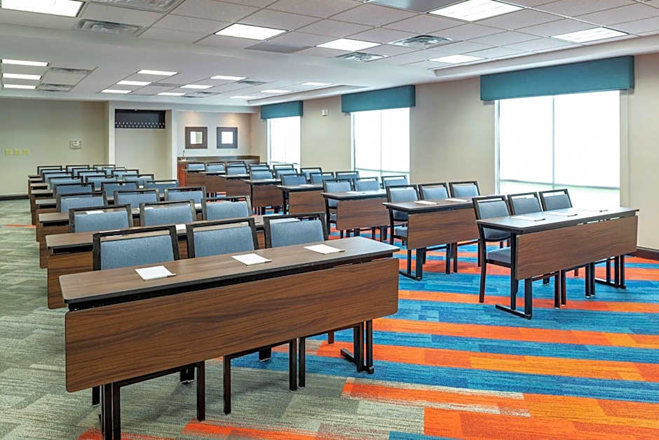 Hampton Inn By Hilton & Suites Marshalltown