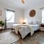 SōLE Suite #1-2 min to BEACH-Patio & Courtyard