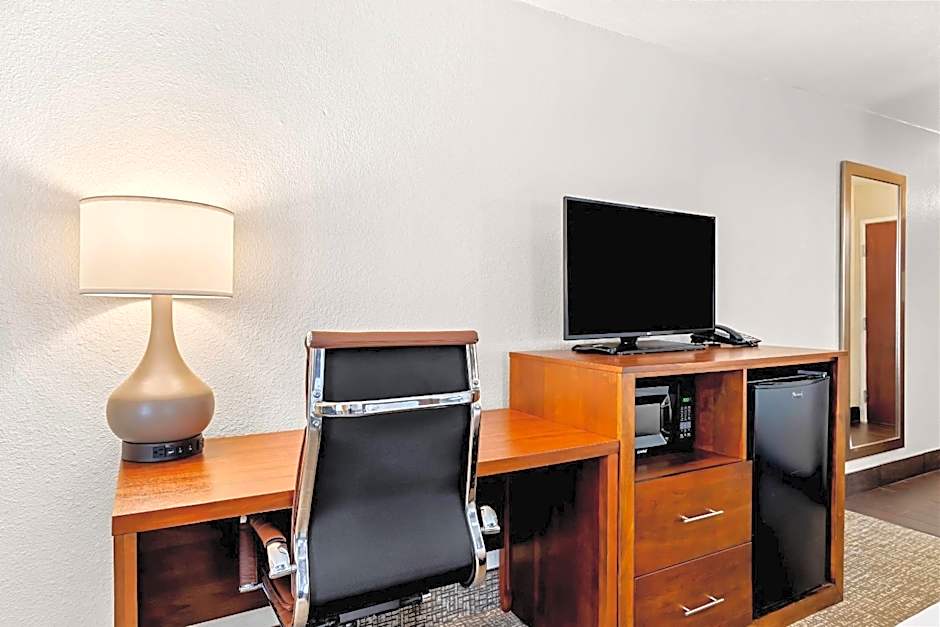 Comfort Inn University