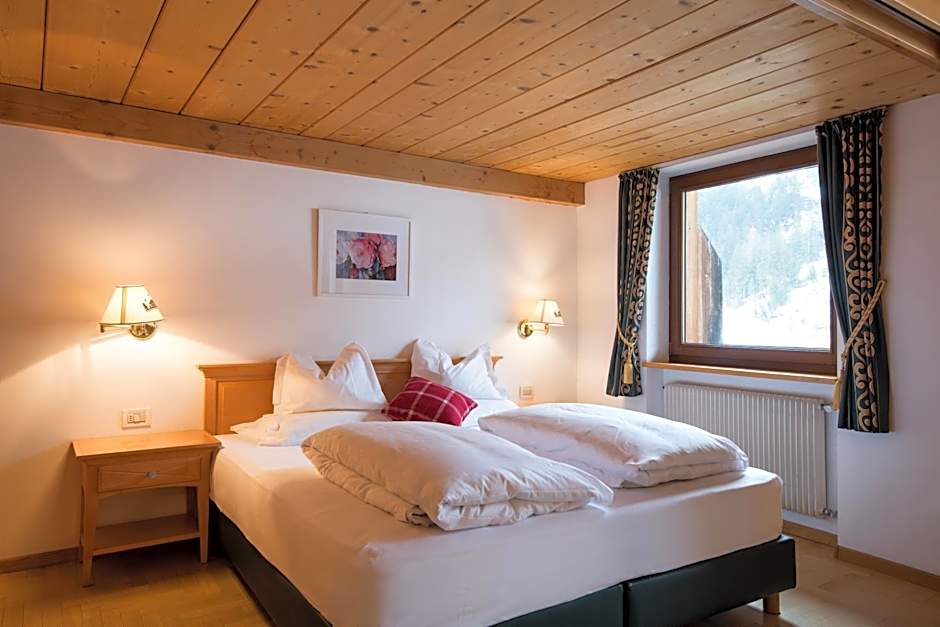 La Tambra - Residence - Central with Restaurant