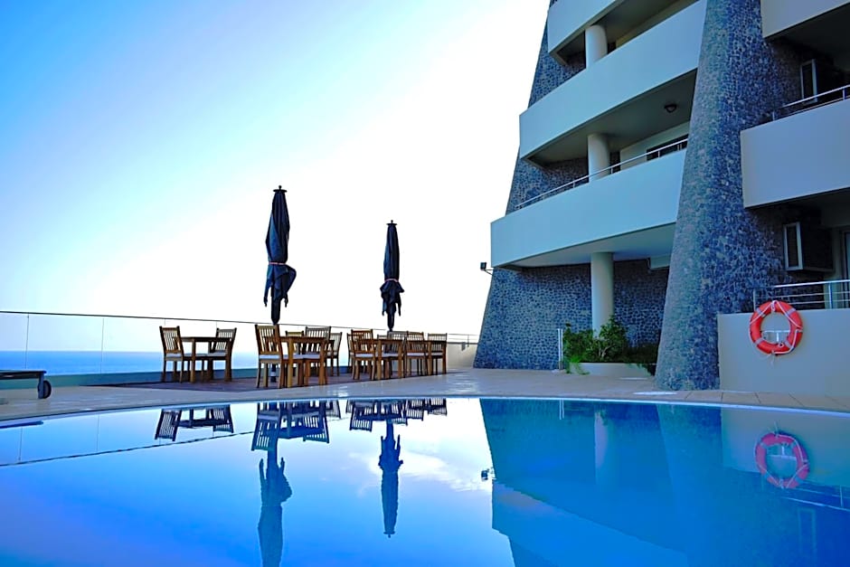 Madeira Regency Cliff- Adults Only