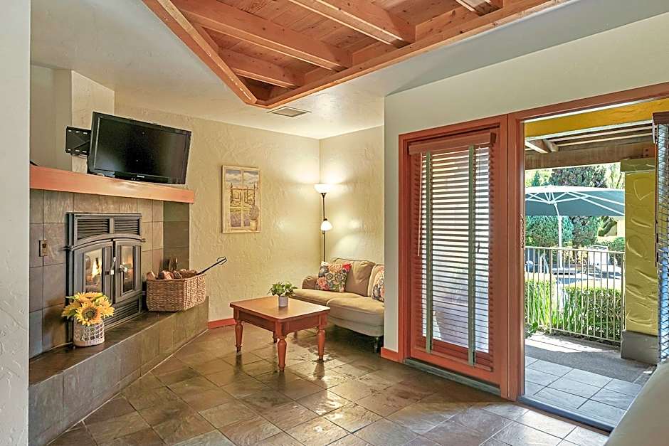 Sonoma Coast Villa and Spa