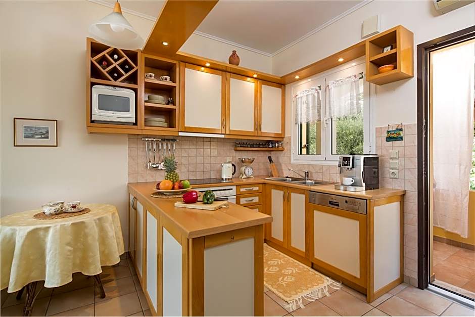 Barbati Bay Elegant Beach Apartments by Hotelius