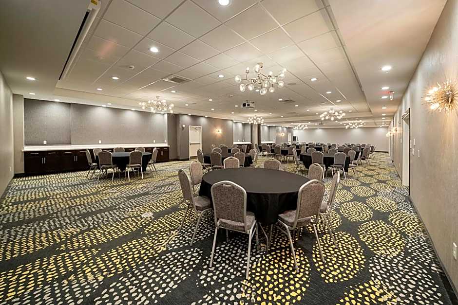 Holiday Inn & Suites Decatur-Forsyth By IHG