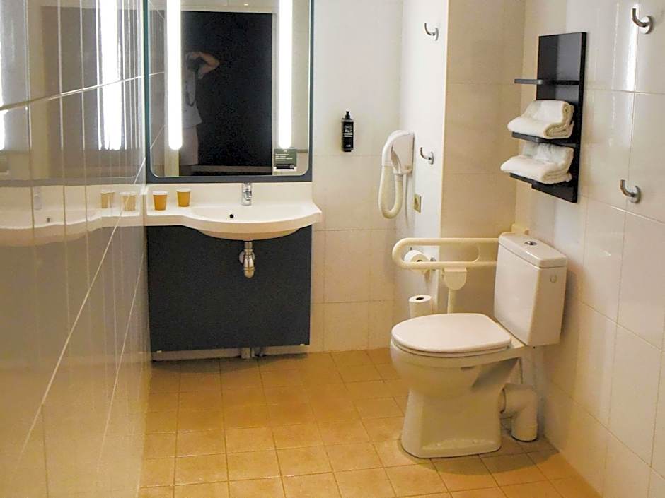ibis Laval Le Relais D'Armor