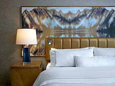 Deluxe King Bed