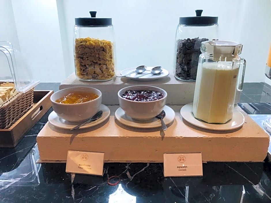 Mayflower Grande Suite Hotel