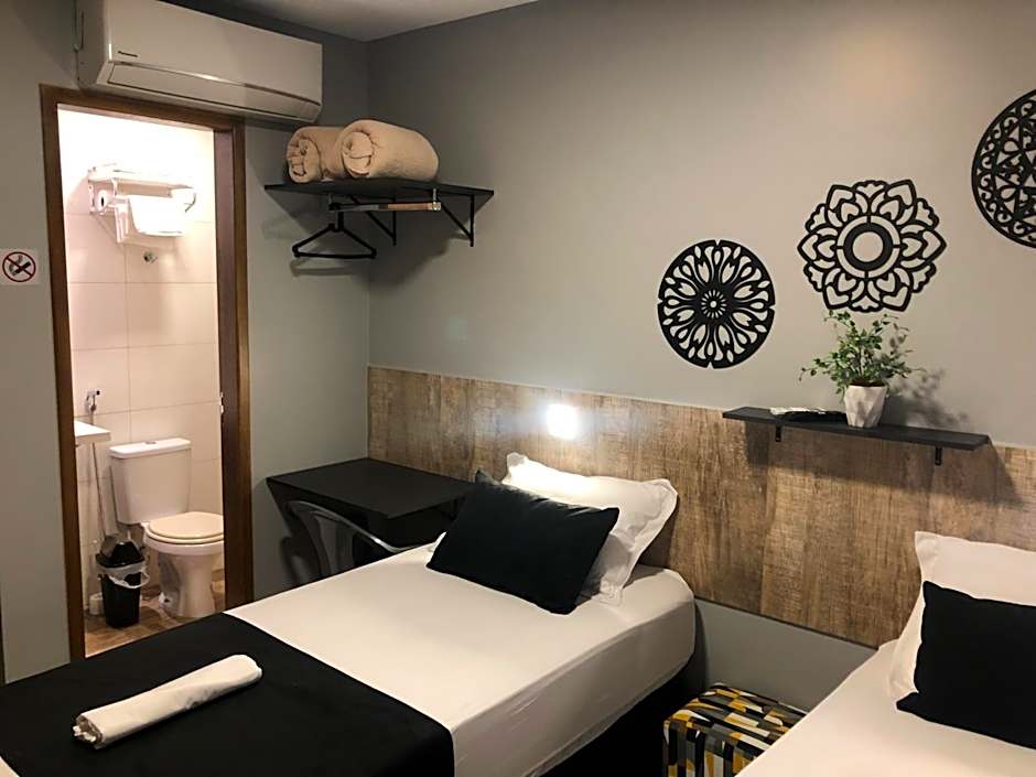 D Suítes - Checkin ate 21 Hs - ZAP pras coordenadas de acesso - Dois ENDEREÇOS