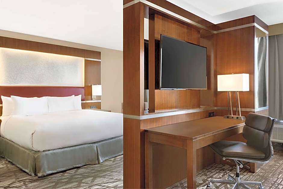 DoubleTree by Hilton Hotel Toronto Airport West