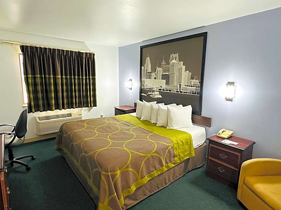 Super 8 by Wyndham Imlay City