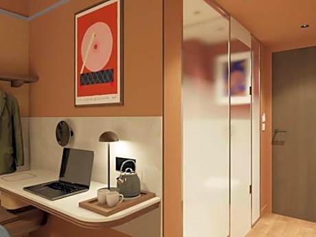 Standard Room with 1 Queensize Bed
