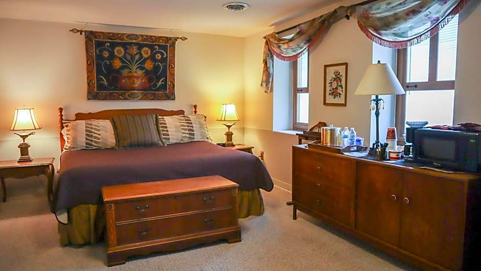 Mountain Creek Tavern