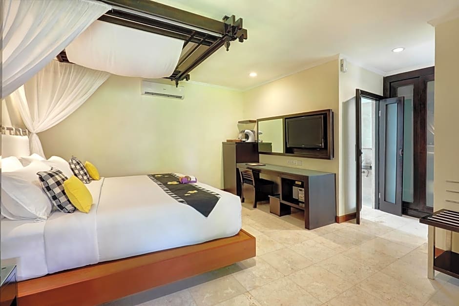 Legian Beach Hotel