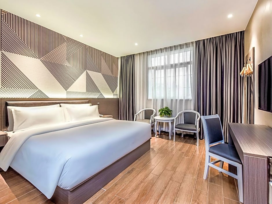 Borrman Hotel Xinyu May Flower Baoshi Park