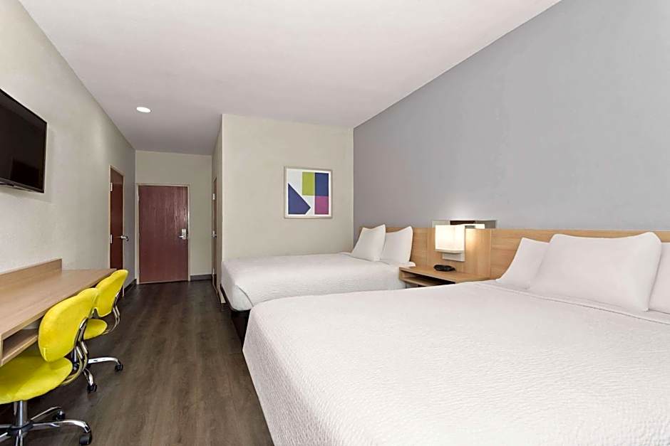 Microtel Inn & Suites by Wyndham Panama City