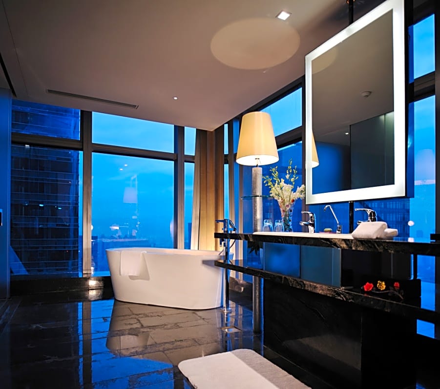 V Hotel
