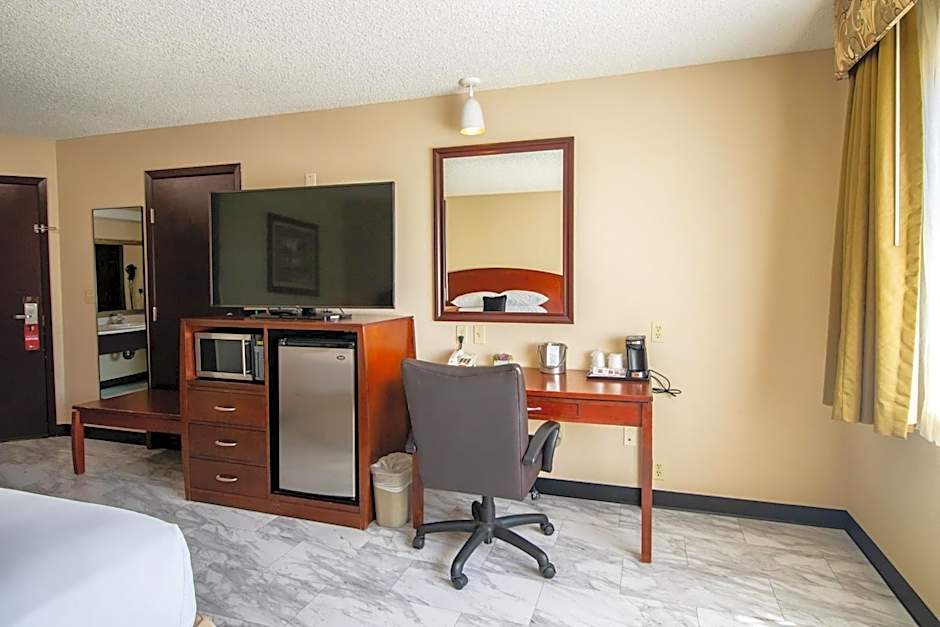 Red Lion Inn & Suites Vancouver