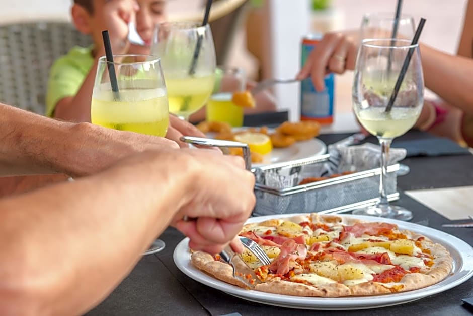 Apartamentos Lentiscos by MIJ