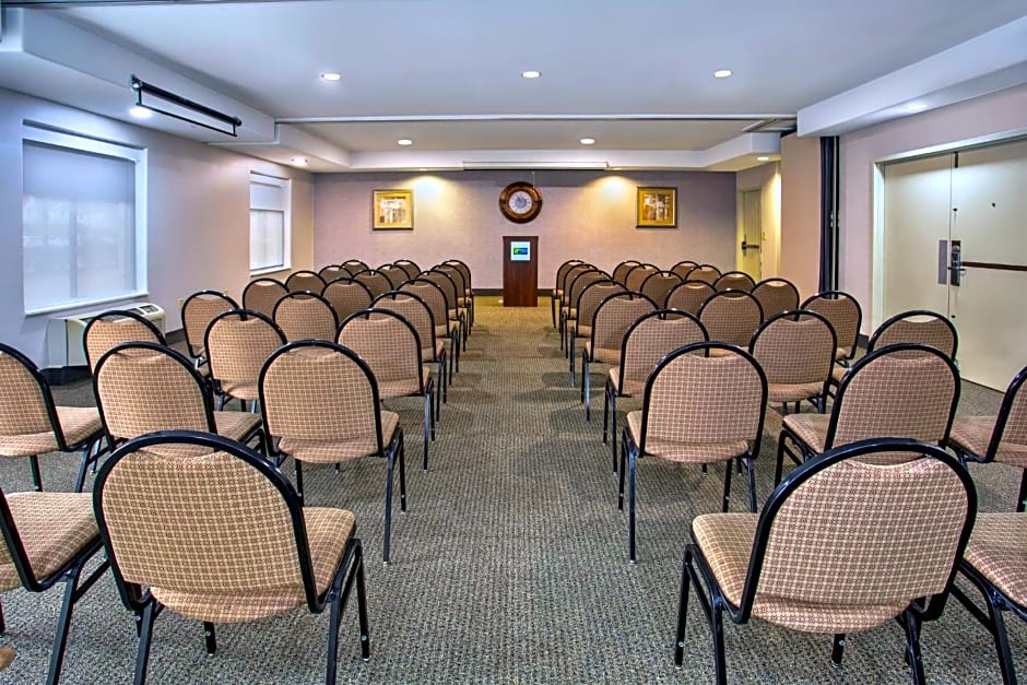 Holiday Inn Express Hotel and Suites Katy By IHG