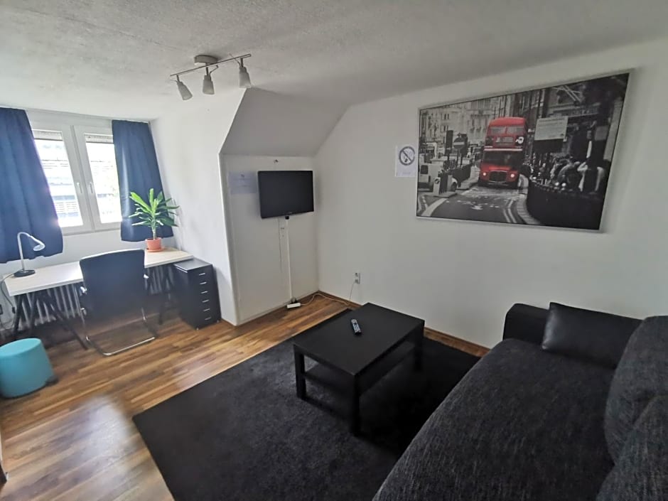 Eva's Hostel - Self Check-In & Only Private Rooms