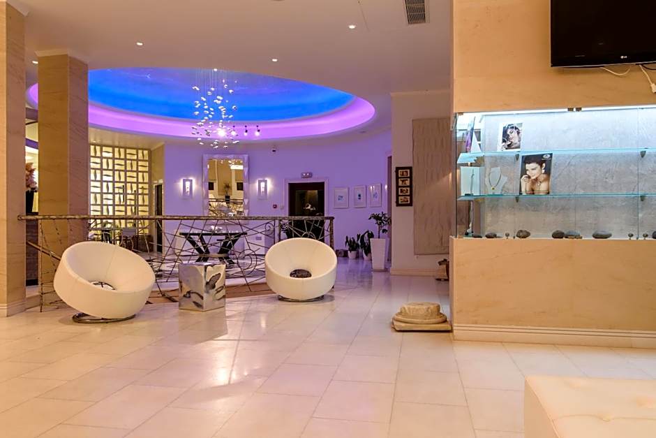 La Mer Deluxe Hotel & Spa