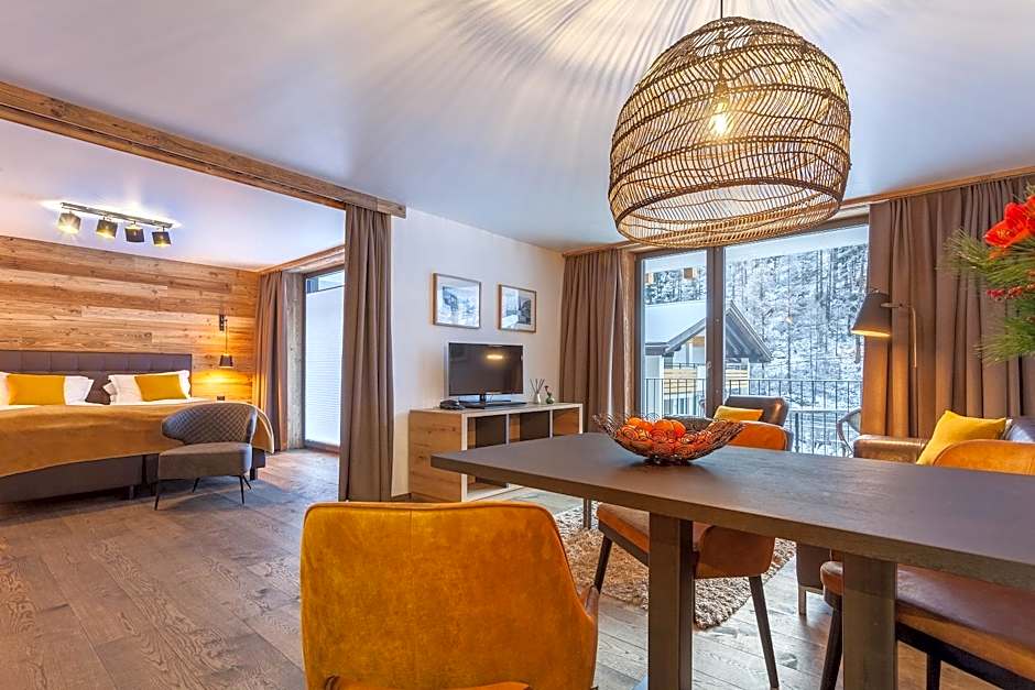 22 Summits Apartments