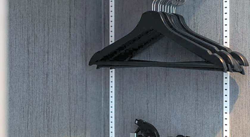 GRAND BASE Mojiko Ekimae