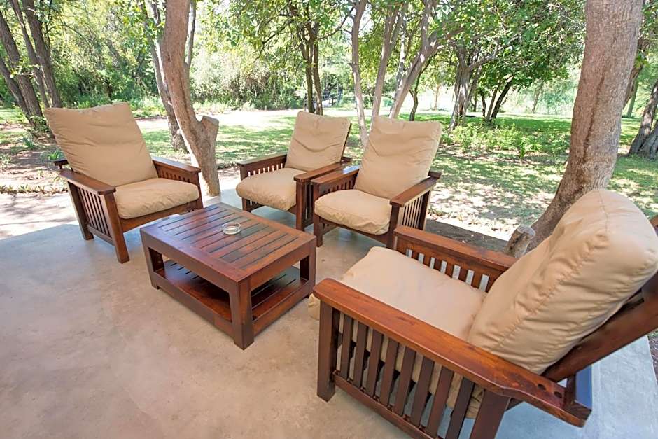 Sefapane Lodge and Safaris