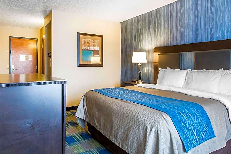 Comfort Inn & Suites