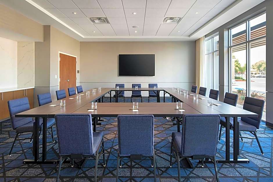 Courtyard by Marriott Fresno Clovis