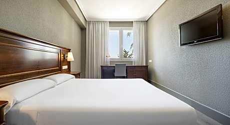 Double Room for Single Use