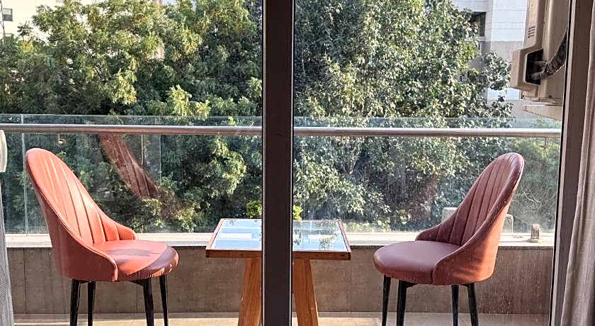 Hotel Golf View Suites