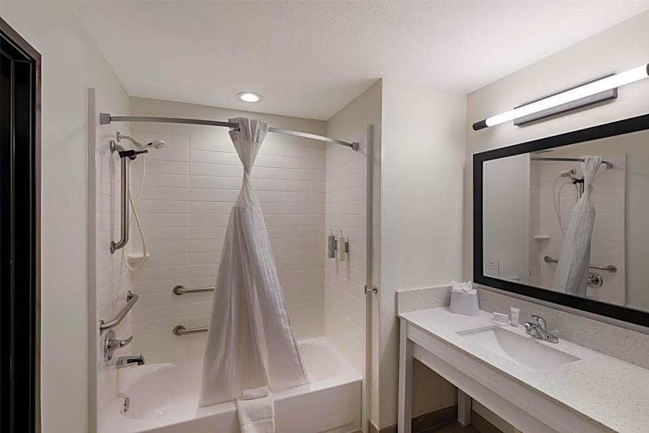 Spark by Hilton Midland South