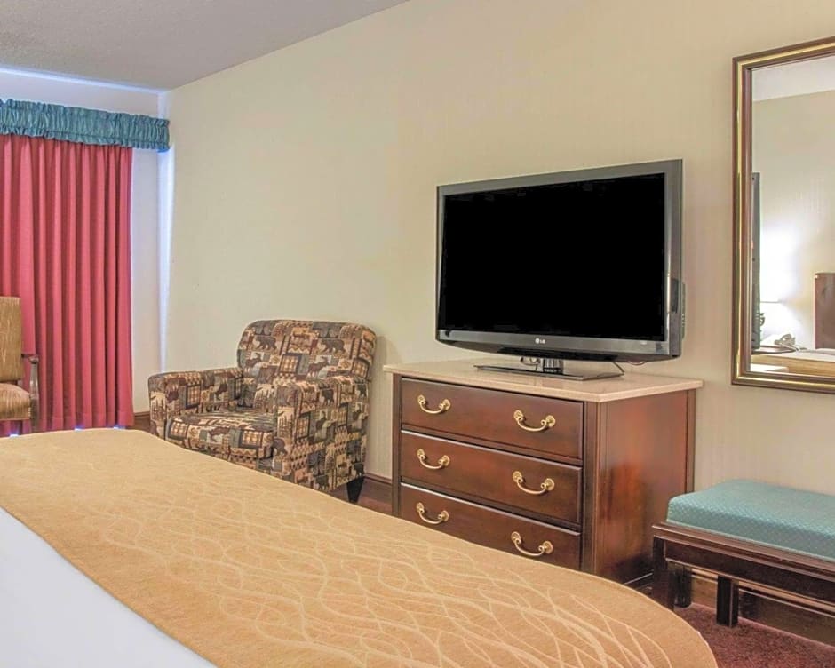 Comfort Inn Lakeside - Mackinaw City