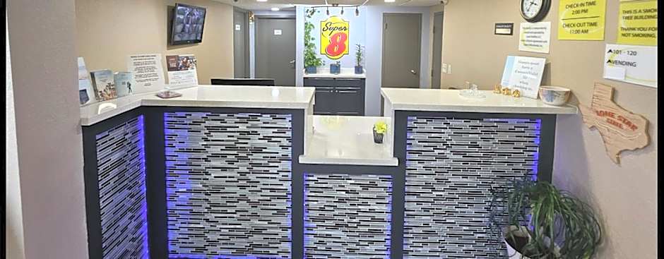 Super 8 by Wyndham Buffalo