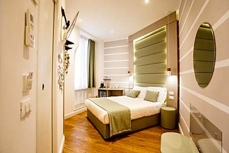 Standard Double Room - Via di Monale 75