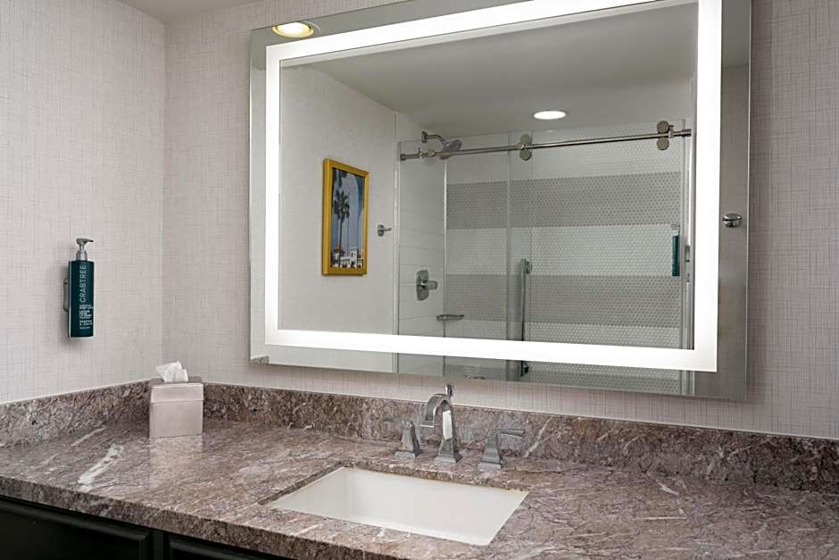 DoubleTree by Hilton Gainesville