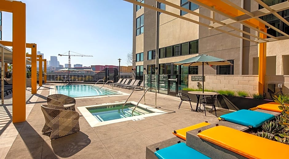 SuitesRUs Apart Hotel near Dodgers Stadium