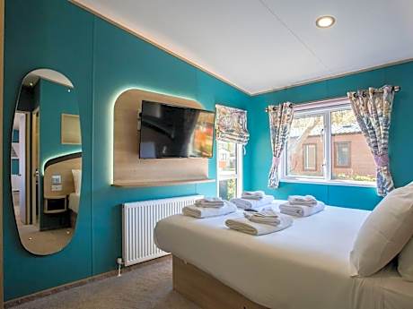 Burst of Blue 7 Berth (5+2)